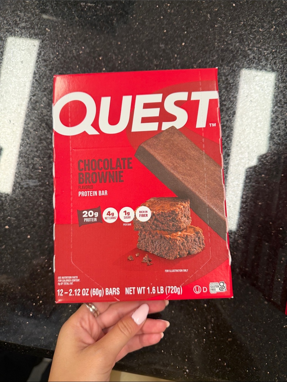 12 Chocolate Quest Protein Bars in box